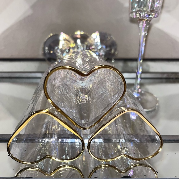 4- NIB HEART SHAPED IRIDESCENT TALL CHAMPAGNE GLASSES - Picture 2 of 15